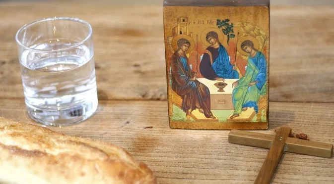 Може ли да се пие алкохол по време на Коледните пости?