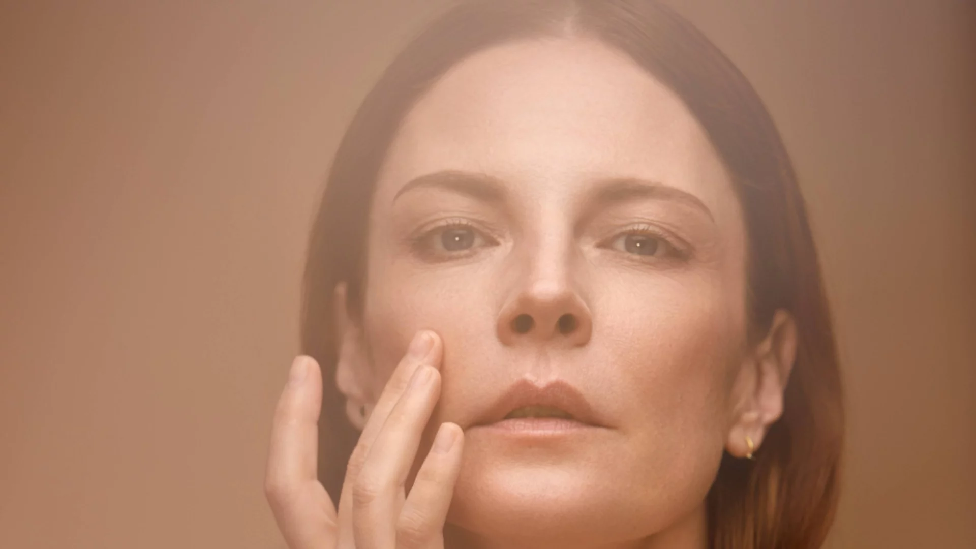 Зверска турбуленция: Теодора Духовникова преживя ужас на борда на самолет