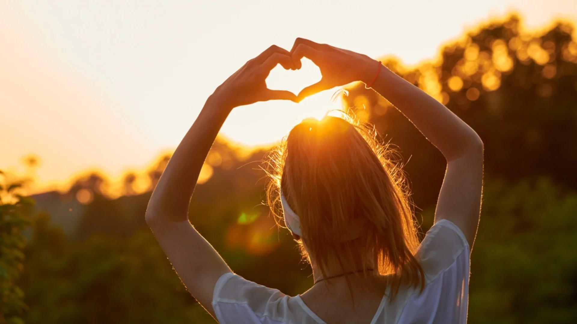 Хороскоп за днес, 19 ноември: Сряда носи на Водолеите слънчев лъч, а на Телците – облаци и дъжд