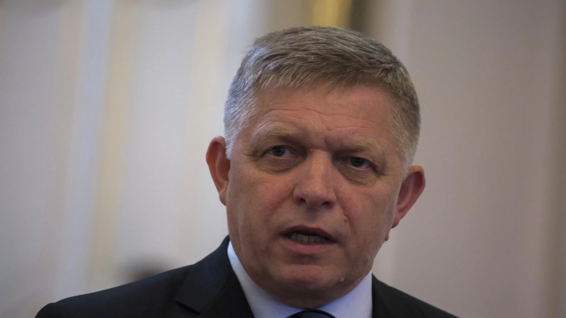 Десетки хиляди словаци поискаха Фицо да си ходи на годишнината от Нежната революция (ВИДЕО)