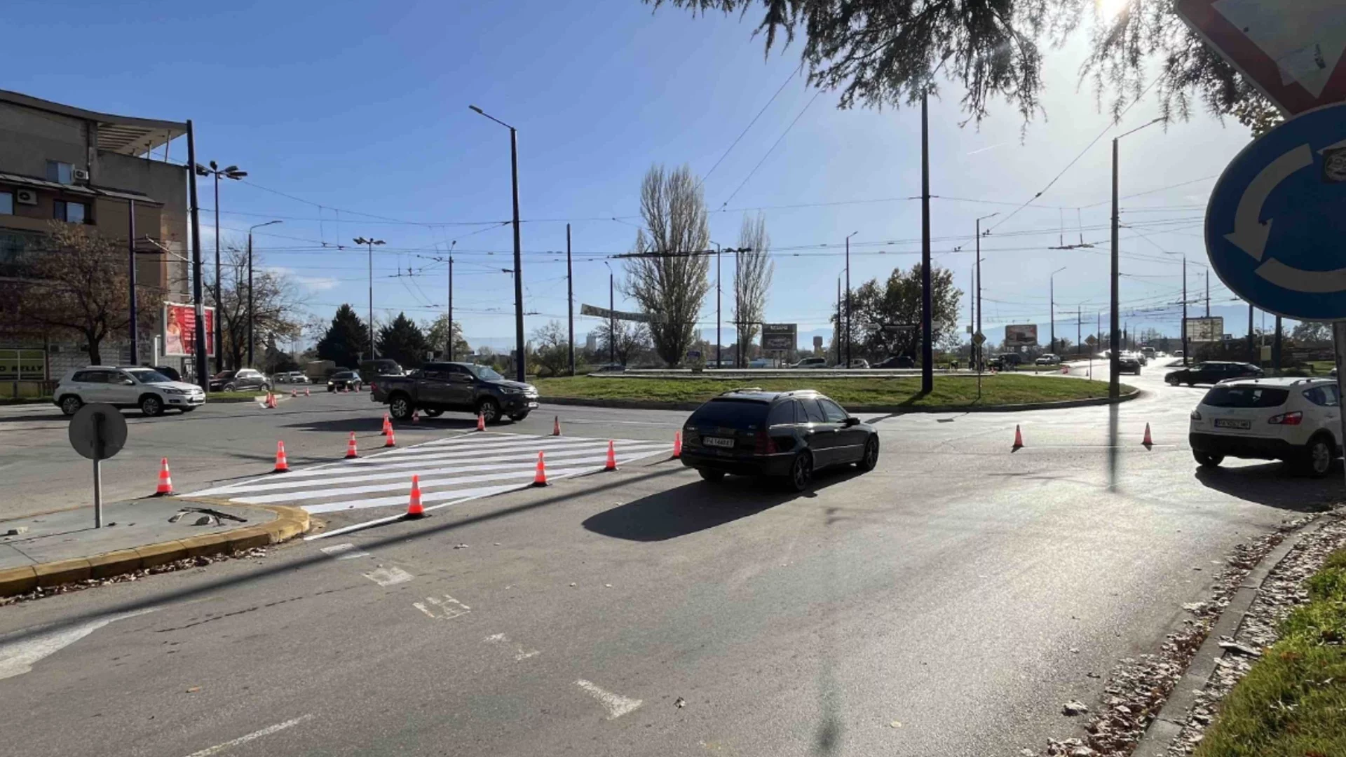 Започна почистване и боядисване на кръговите на мостa над р. Марица в Пазарджик