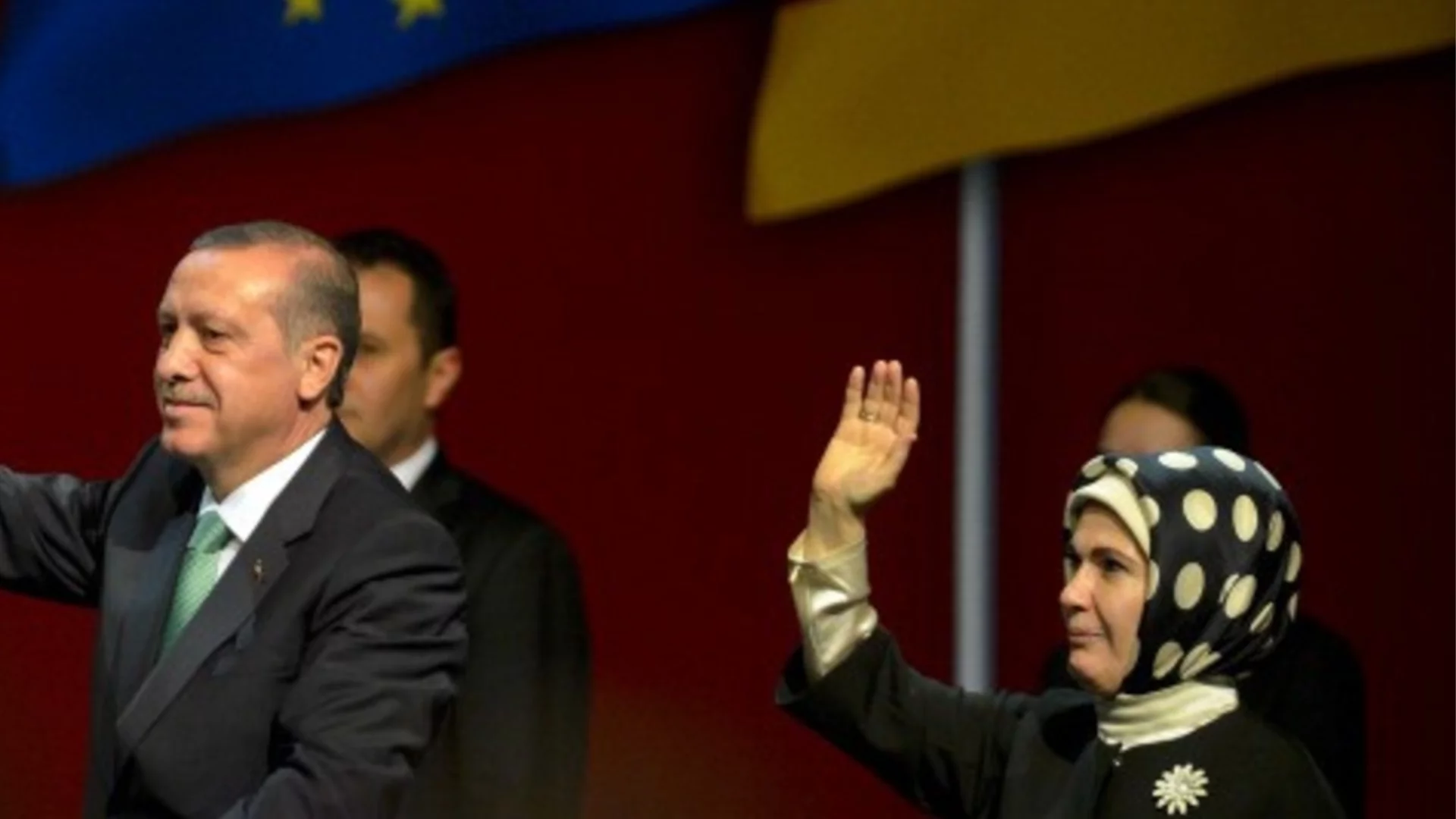 Съпругата на Ердоган: Светът остарява и е все по-самотен