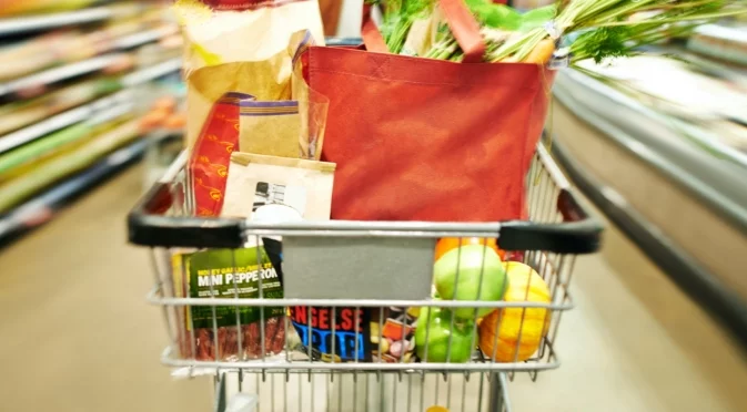 Цените на храните и санкциите срещу "Лукойл": Реакцията на пазара 