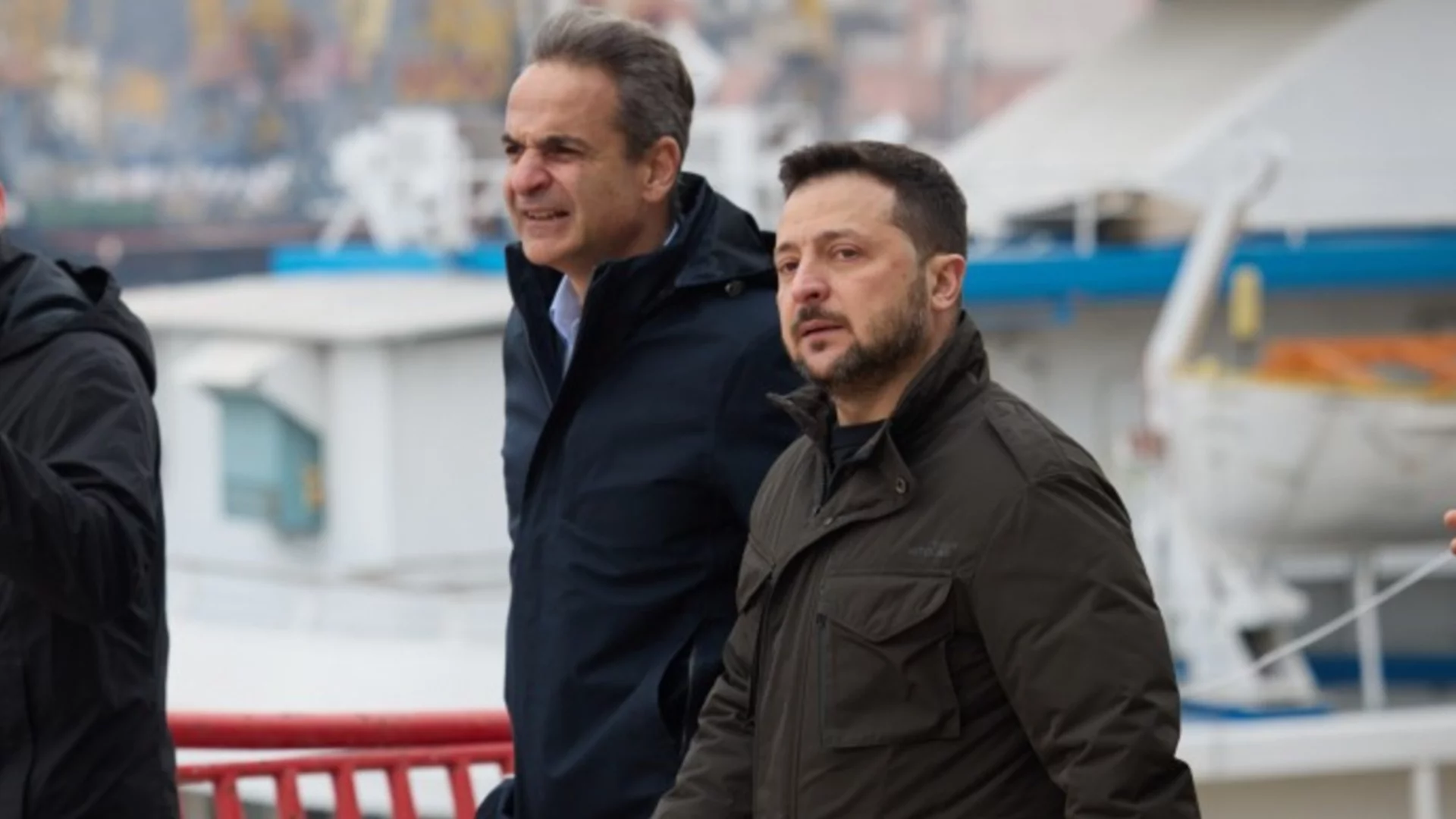 Поверително: Атина и Киев ще произвеждат дронове, обсъждат и подводни