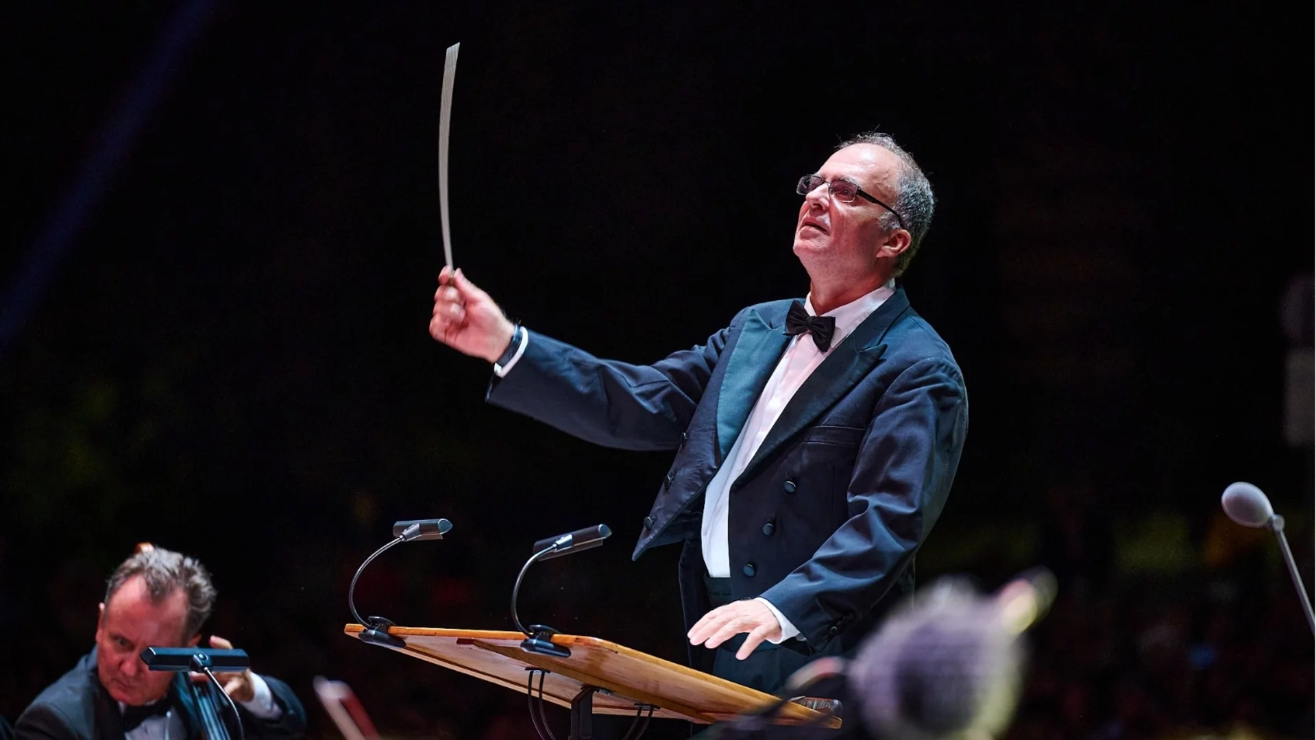 Маестро Найден Тодоров гост-лектор в Китайската консерватория в Пекин