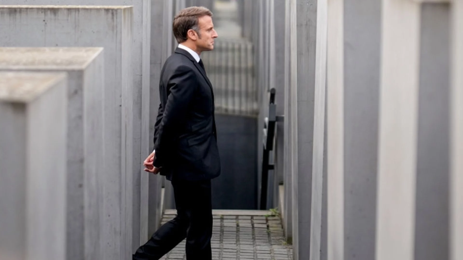 Нов импулс: Макрон започва обиколка в Африка