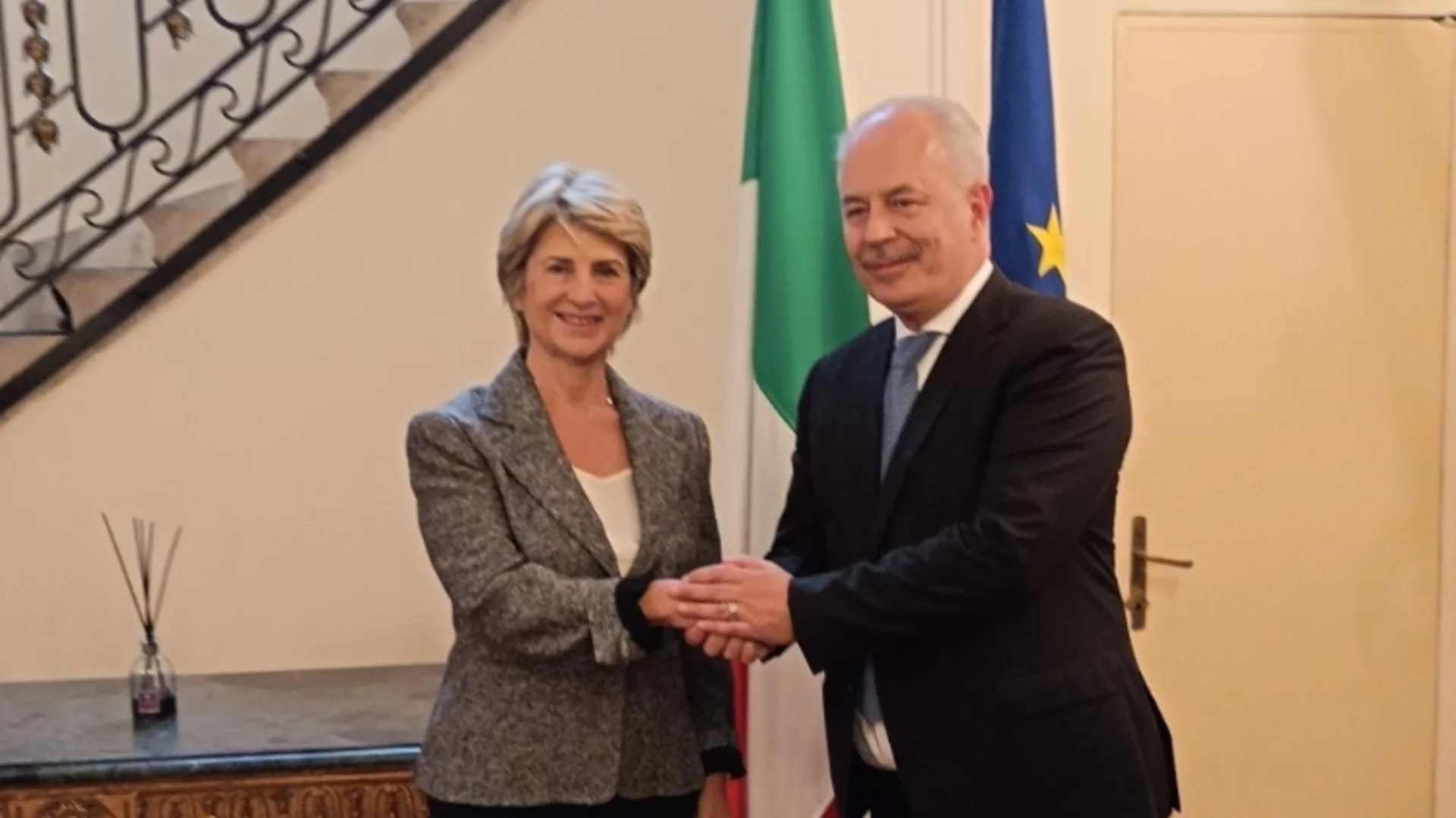 Весела Лечева се срещна с посланика на Италия, обсъдиха съвместни инициативи преди Зимните олимпийски игри