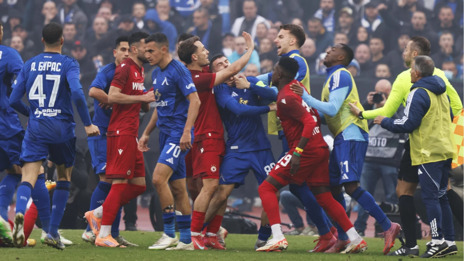 Капитанът на ЦСКА за дербито с Левски: Един мач се играе на трибуните, а друг на терена – абсолютно луд двубой