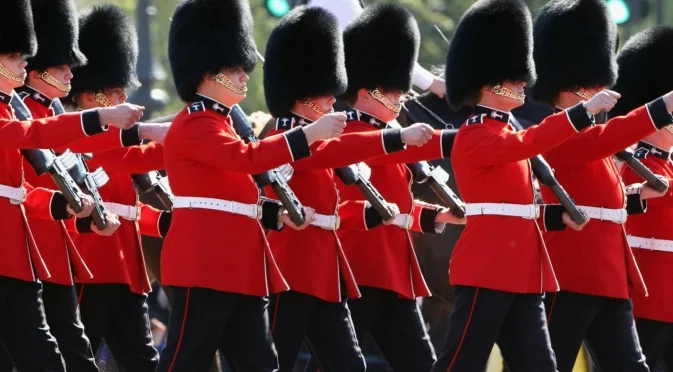 Мрежа от фабрики за боеприпаси: Великобритания настройва икономиката си за война