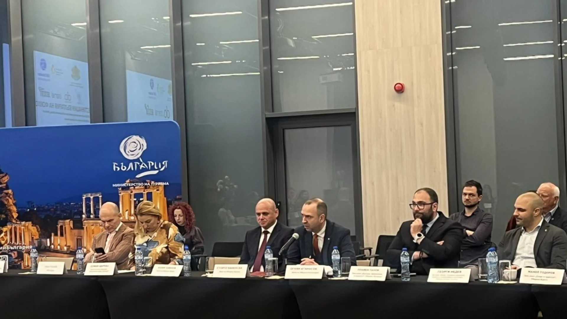 Кметът на Кюстендил предложи създаването на национален QR код за всички входни точки на България