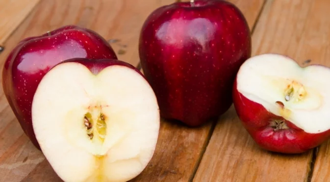Белени или необелени ябълки: Как е по-полезно да ги ядете
