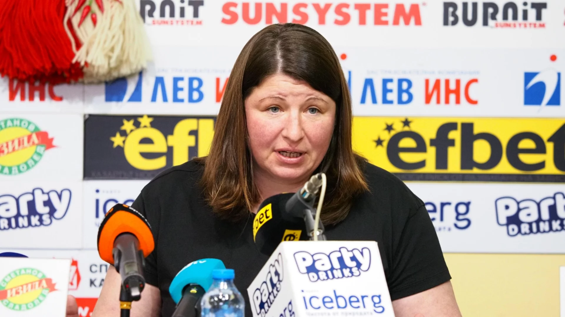 Станка Златева откри нова зала по борба в село в Североизточна България