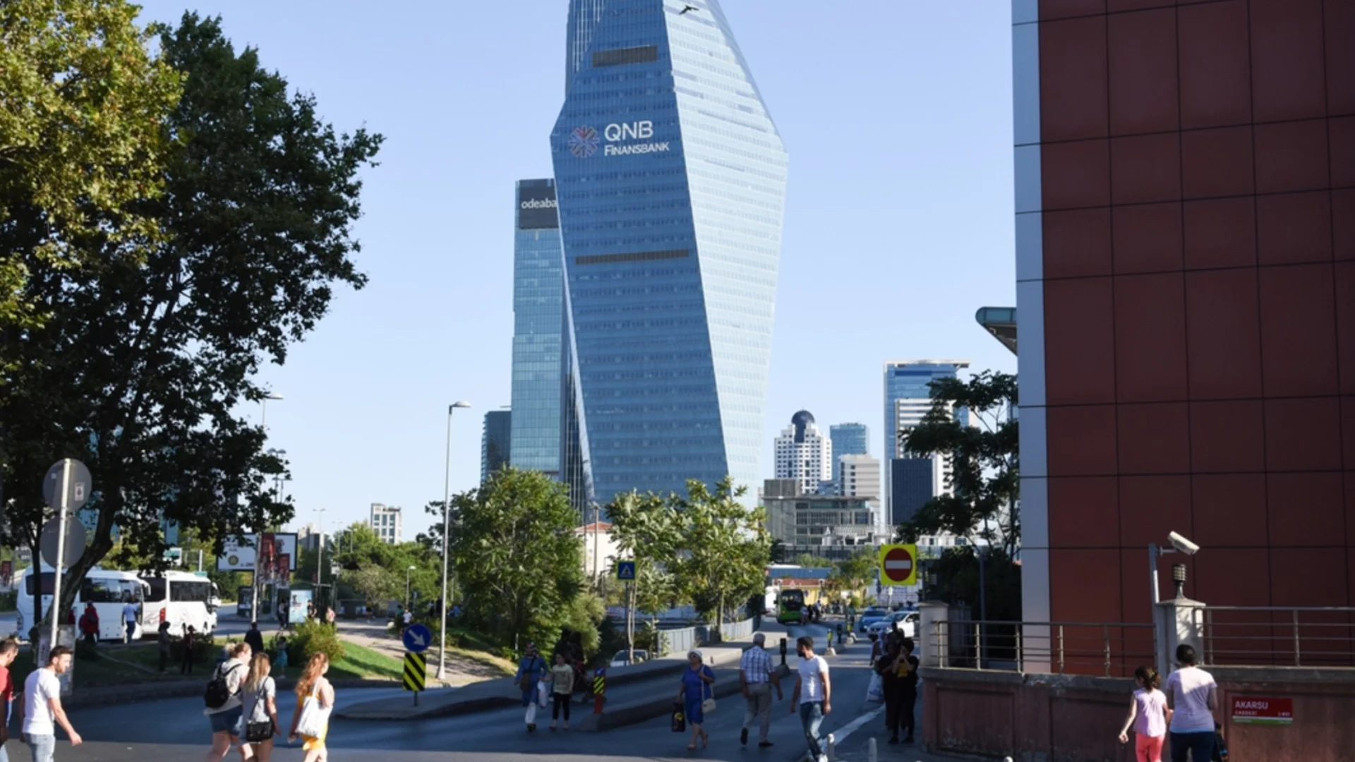 Вижте как изглежда небостъргачът, който горя 17 часа в Загреб (СНИМКА)