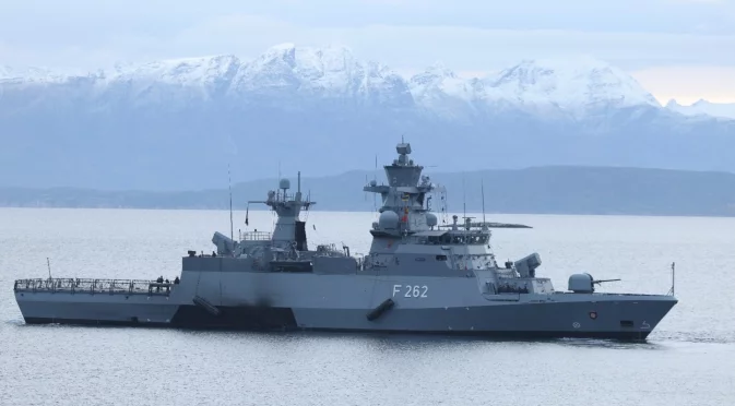 Руски шпионски кораб рискува Великобритания да го обстреля: Предупреждение от Лондон (ВИДЕО)