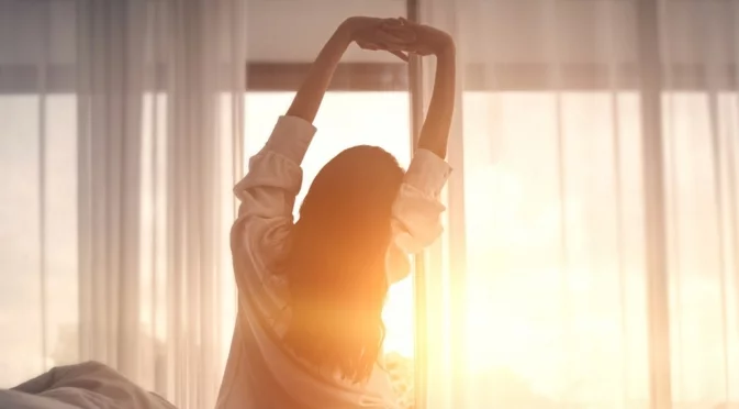 Защо се чувствате енергични след малко сън: Как мозъкът ви заблуждава?