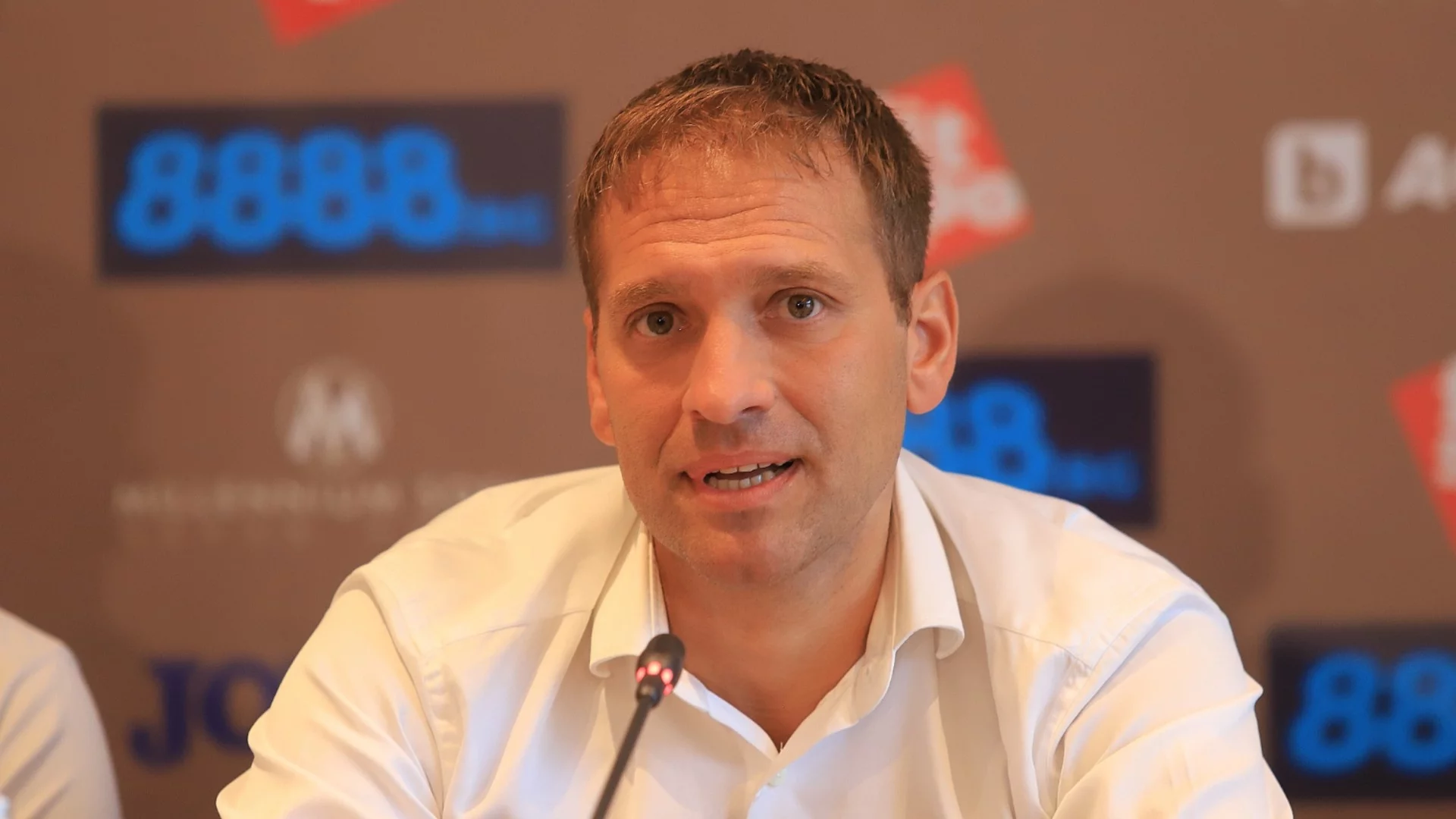 Стилиян Петров похвали национал и отсече: Истината си пробива път, въпреки корупцията и цензурата!