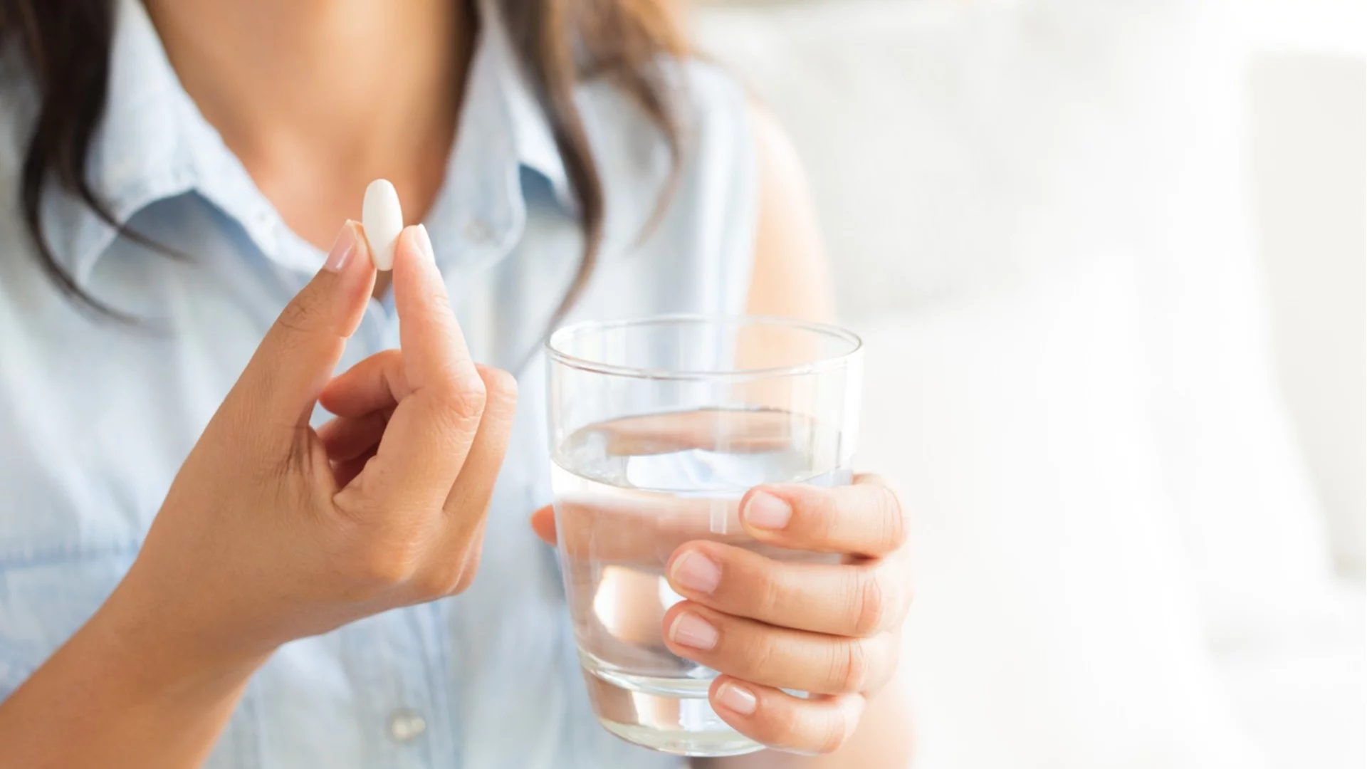 Лекари предупреждават: Тази популярна комбинация от добавки тихо разрушава костите ви