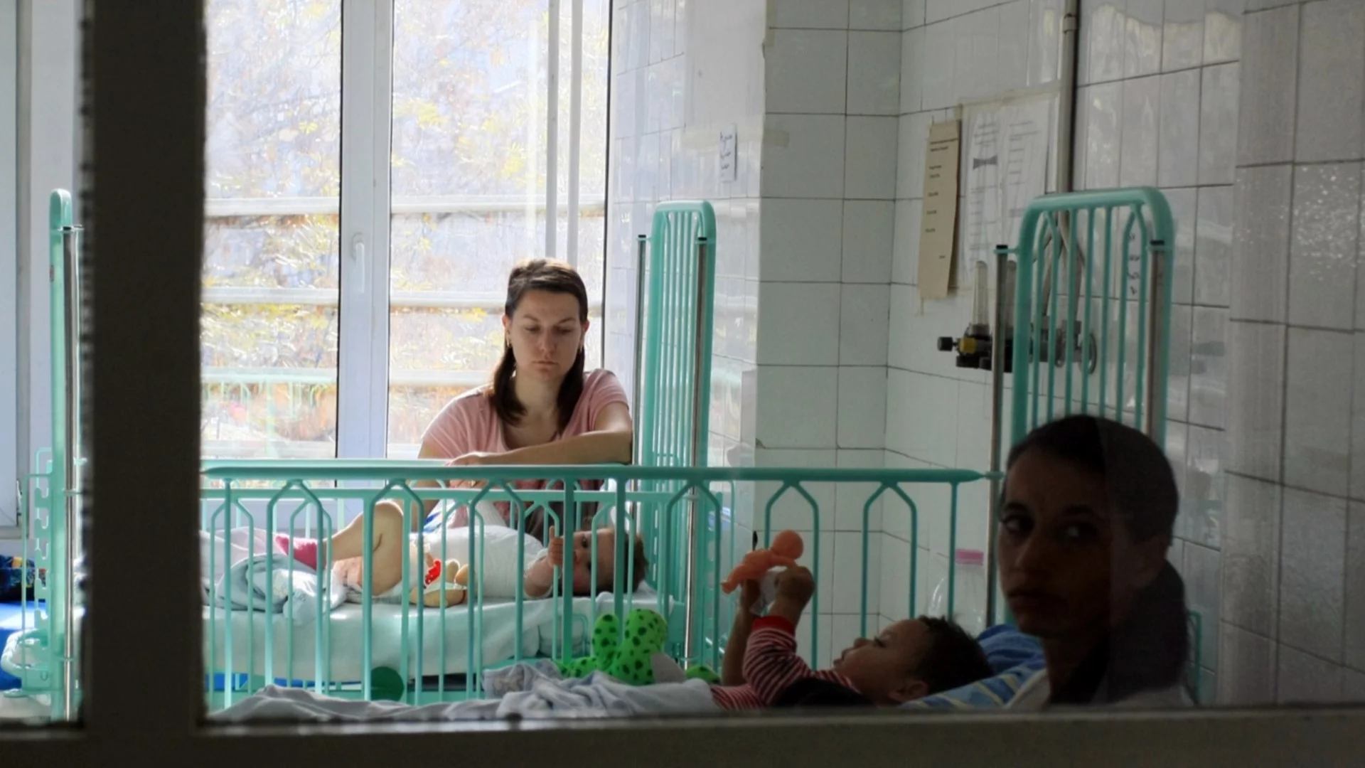 Деца лежат по болници: С малко пари можем да спестим много