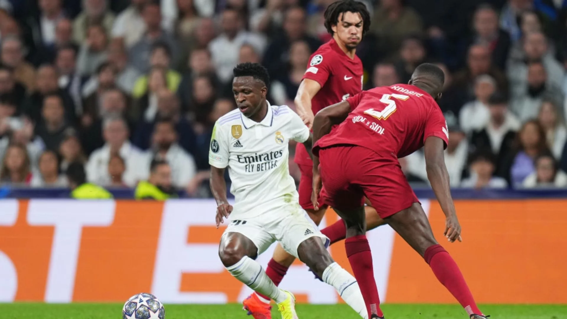 Ливърпул готви трансферен удар по Реал Мадрид - "червените" изкушават Винисиус