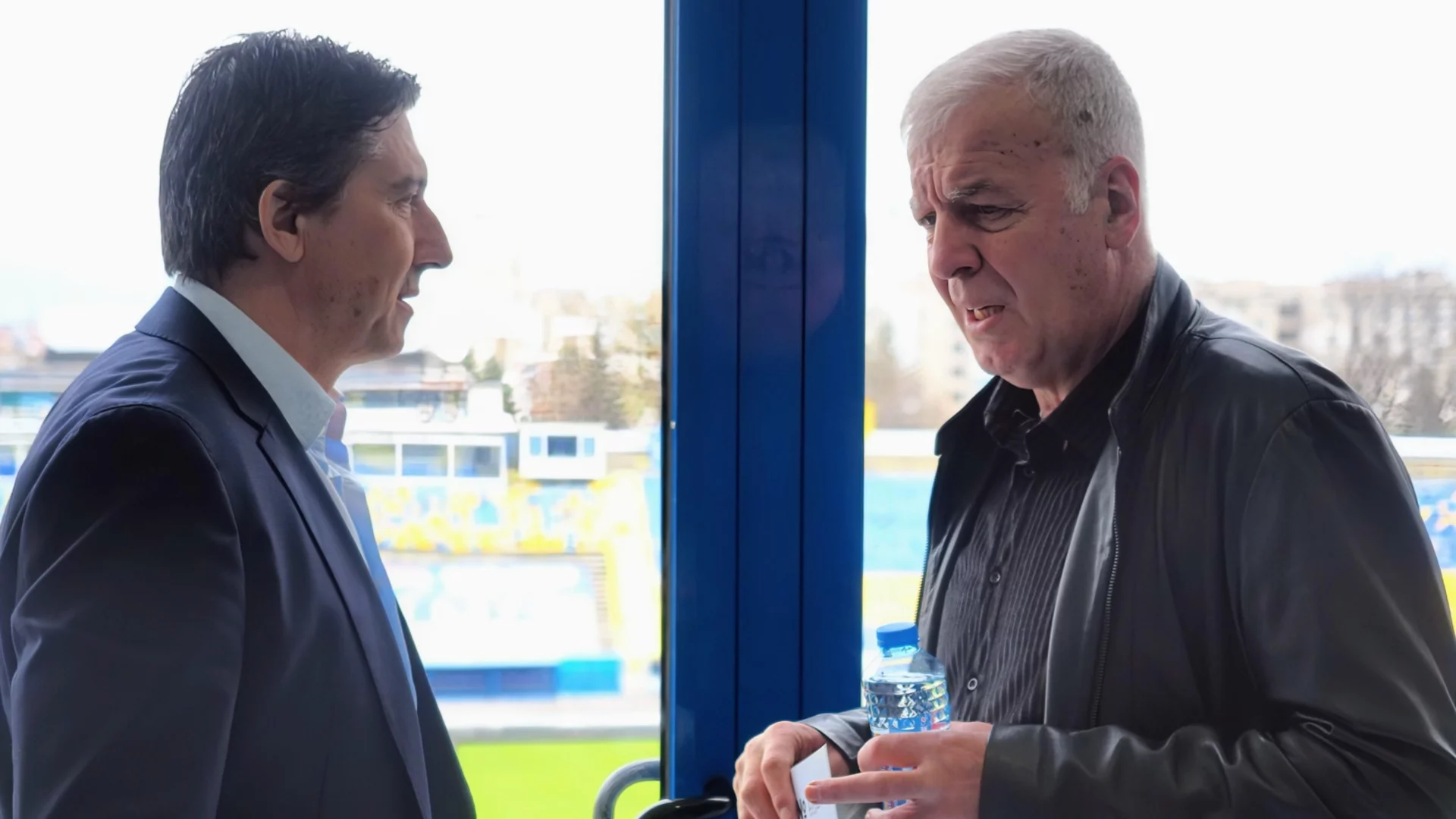 Изненадващо решение на „Герена“: Левски „трансферира“ стария си автобус във Втора лига