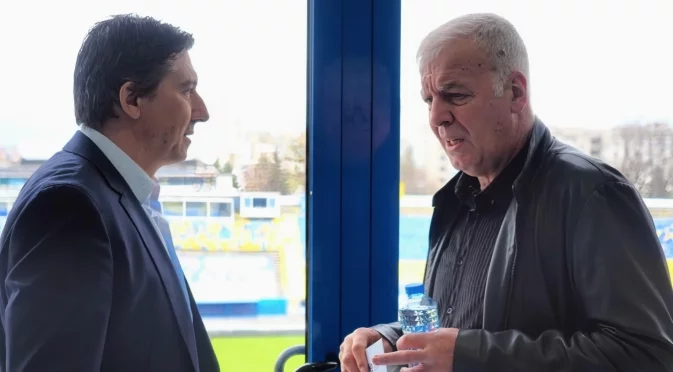 Изненадващо решение на „Герена“: Левски „трансферира“ стария си автобус във Втора лига