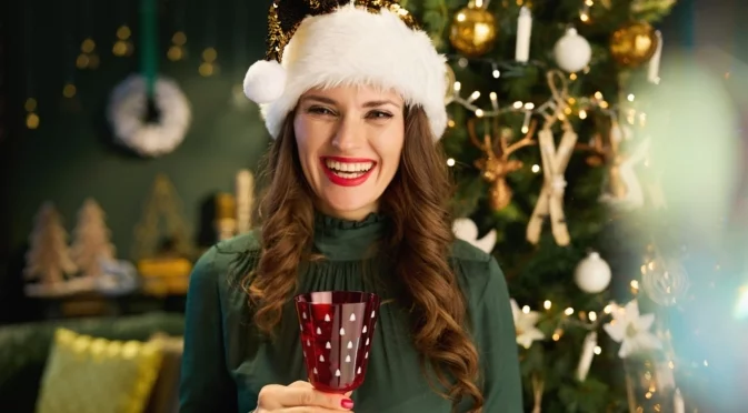 Огромен късмет връхлита тези 3 зодии през декември 2025