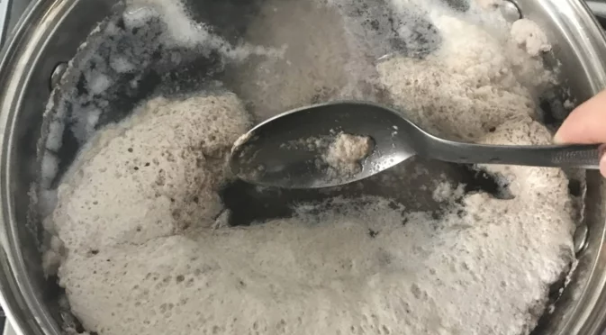 Само опитните готвачи слагат стъклена чаша в тенджерата, когато варят месо