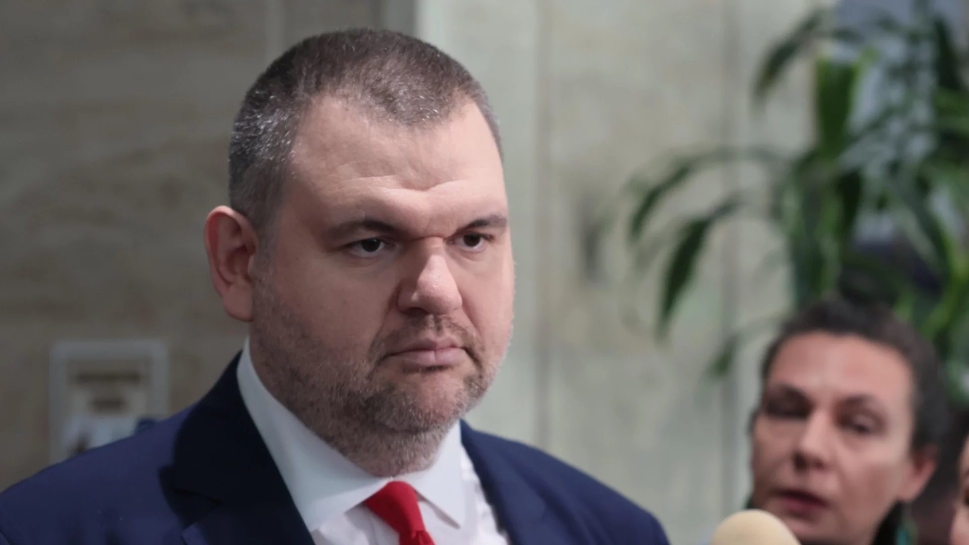 Пеевски за Радев: Може да види само една мишена и да пада надолу от януари (ВИДЕО)