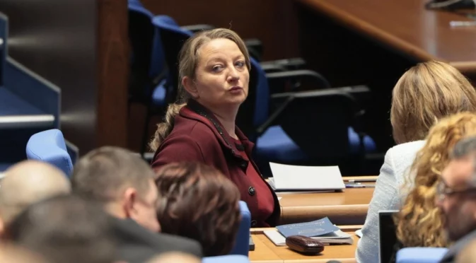 "Празникът не е само за богатите": Властта се разбра за размера на коледните добавки