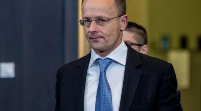 Сиярто: В Украйна действа военна мафия, а в Брюксел са меко казано луди