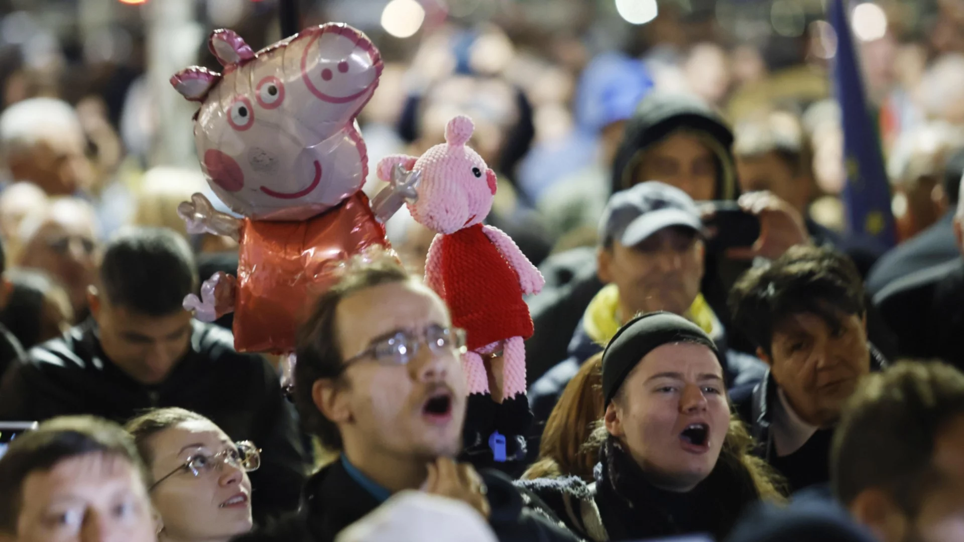 "Свобода за политическите затворници": Протести срещу арестите на Коцев и Барбутов в цялата страна (НА ЖИВО)
