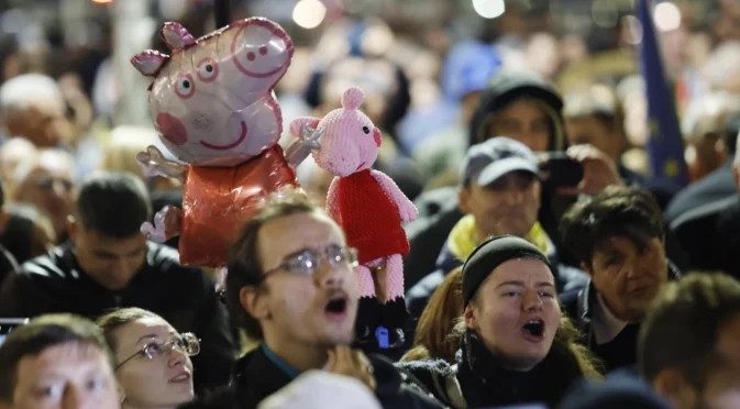 "Свобода за политическите затворници": Протести срещу арестите на Коцев и Барбутов в цялата страна (ВИДЕО)