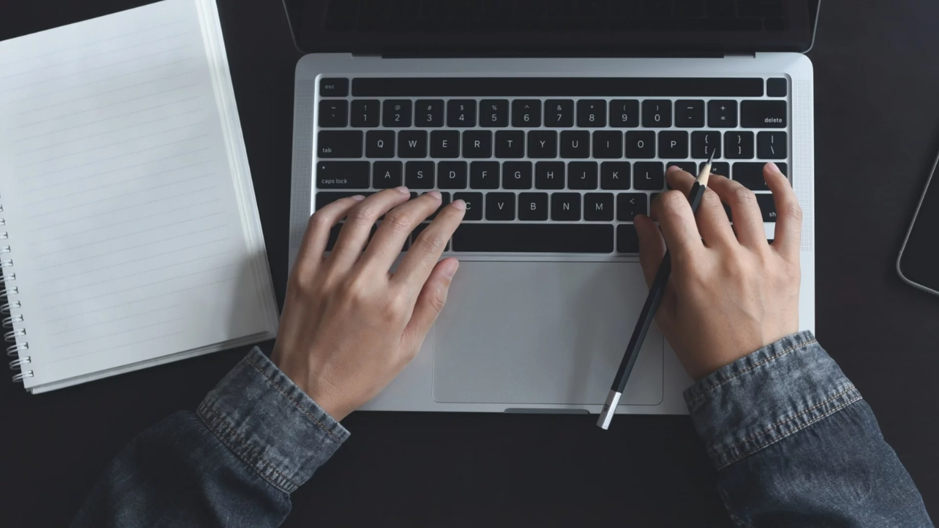 Повече почивни дни на Нова година: На кой ден колко плащат, за да работиш