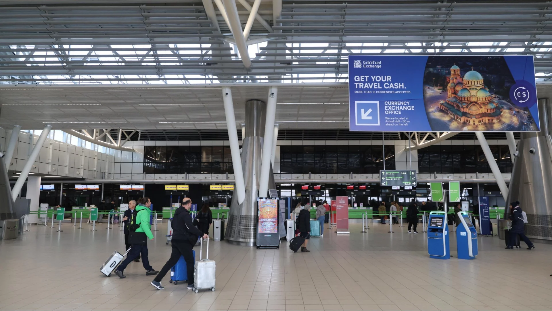 Караджов натиска концесионера на летище "Васил Левски" да плаща пълната такса от 2026 г.