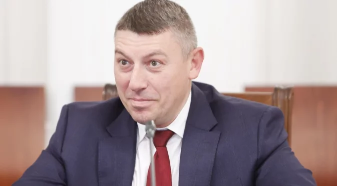 "Няма да е едностранчив": Шефът на ДАНС каза какво ще съдържа  доклада за продажба на "Лукойл"