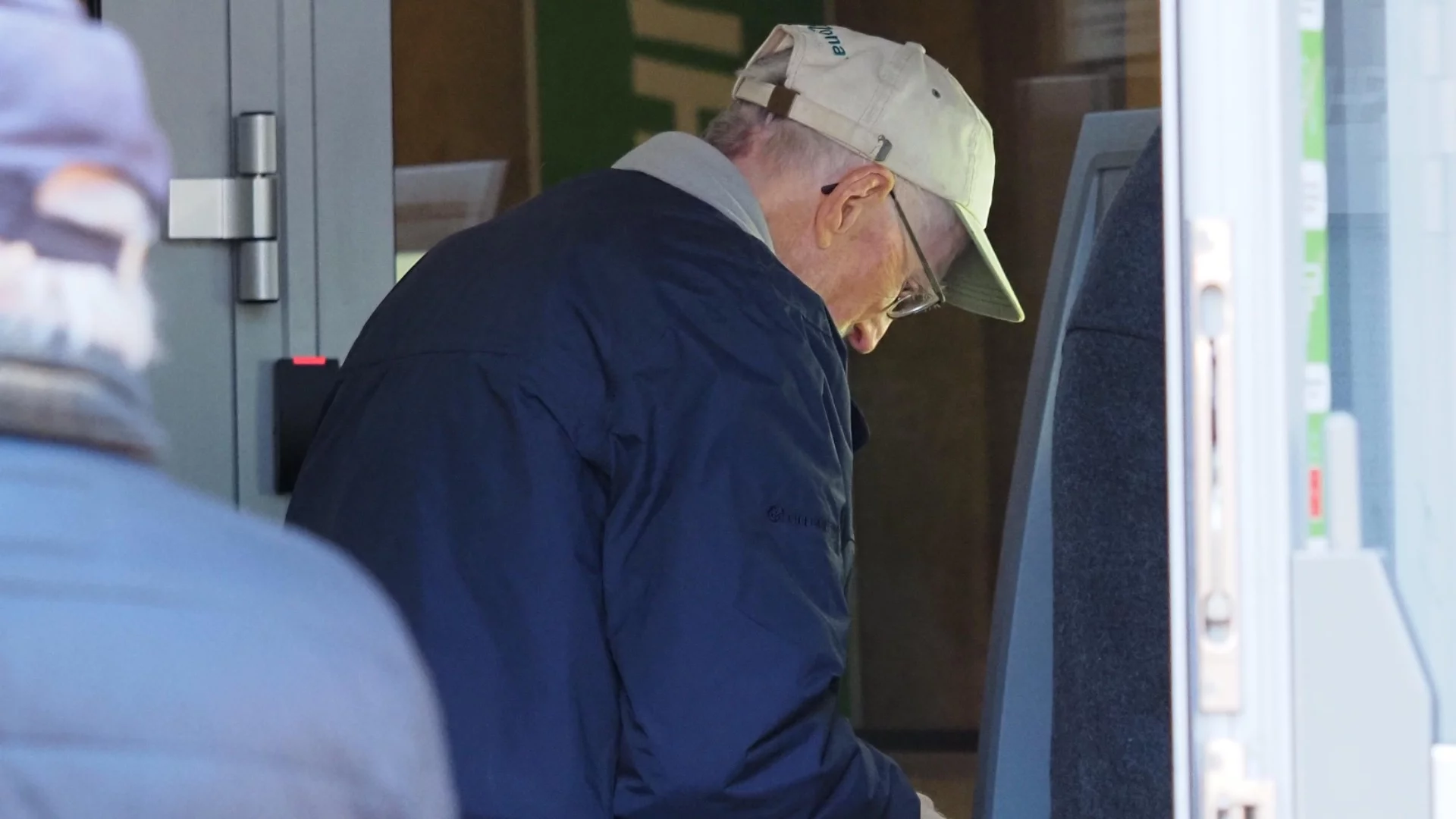 Парите за пенсии минаха на първо четене с рекорден скок на вноската