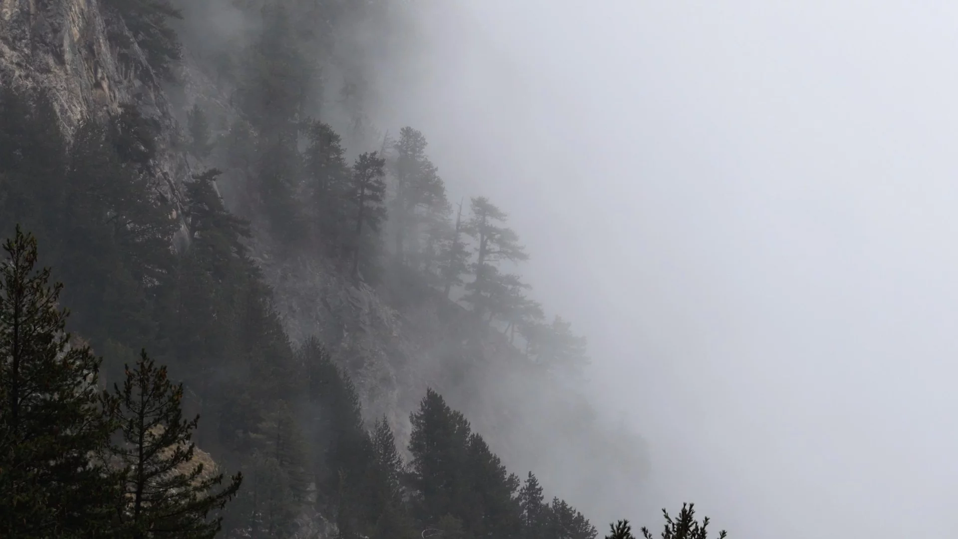 Лоши условия в планините, туристите да останат в ниското