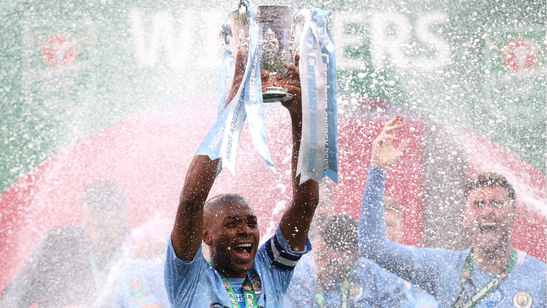 Легенда на Манчестър Сити „окачи обувките на пирона“ на 40-годишна възраст