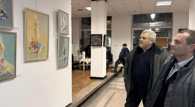 Кметът на Русе откри изложбата „Зимно настроение“ на Дружеството на русенските художници