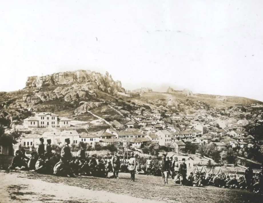 21 ноември: Военноморска Турция е на колене при Варна. Златоград празнува