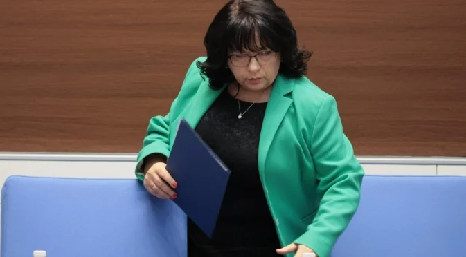 Теменужка Петкова разкри има ли проблем при снабдяването с евро в банките и пощите