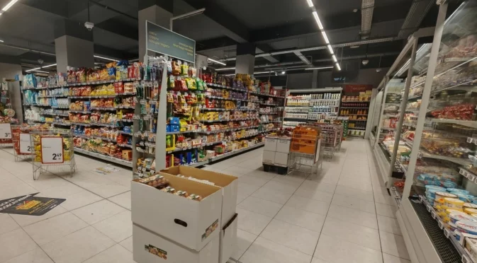 Бизнесът: Ще вдигнем цените на храните, БАБХ: Таксите сега са по случайност