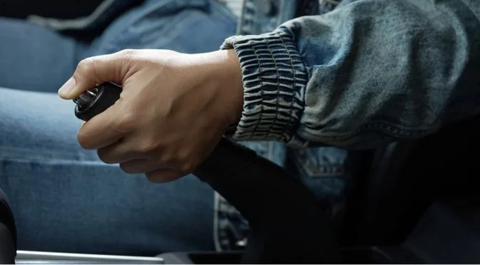 Кога ръчната спирачка се превръща в проблем