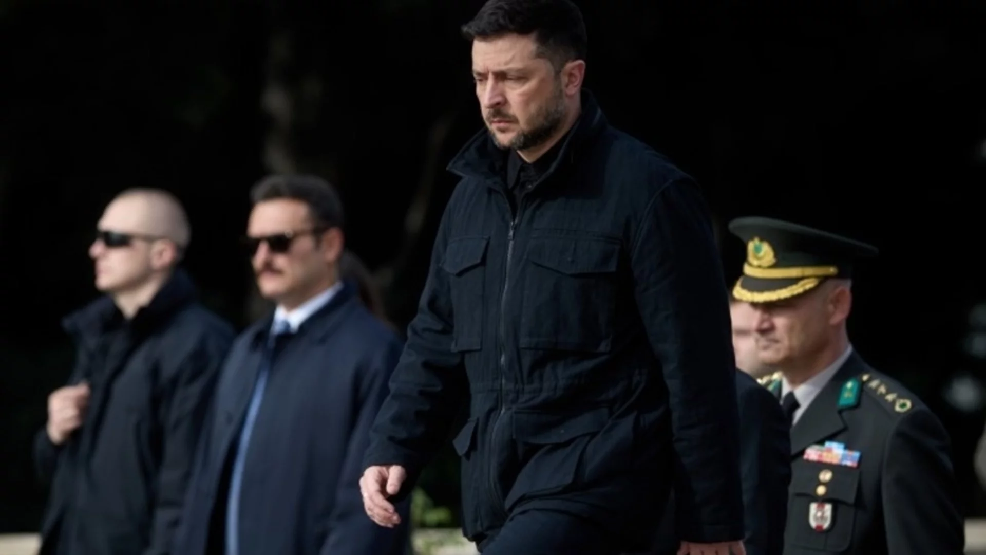 Макрон, Мерц, Стармър и Зеленски с телефонен разговор. САЩ с нова заплаха към Украйна