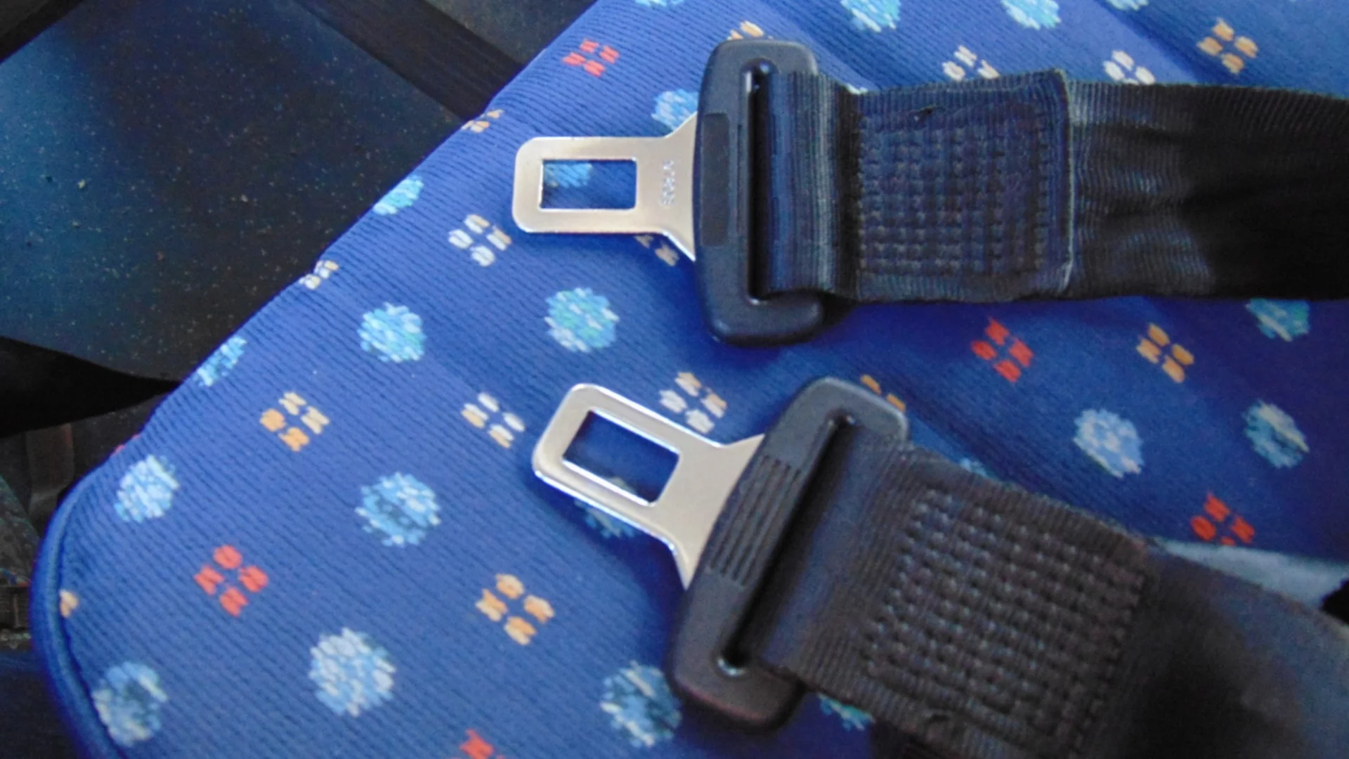 Трагедия в Камбоджа: Автобус падна от мост, десетки загинаха (ВИДЕО)