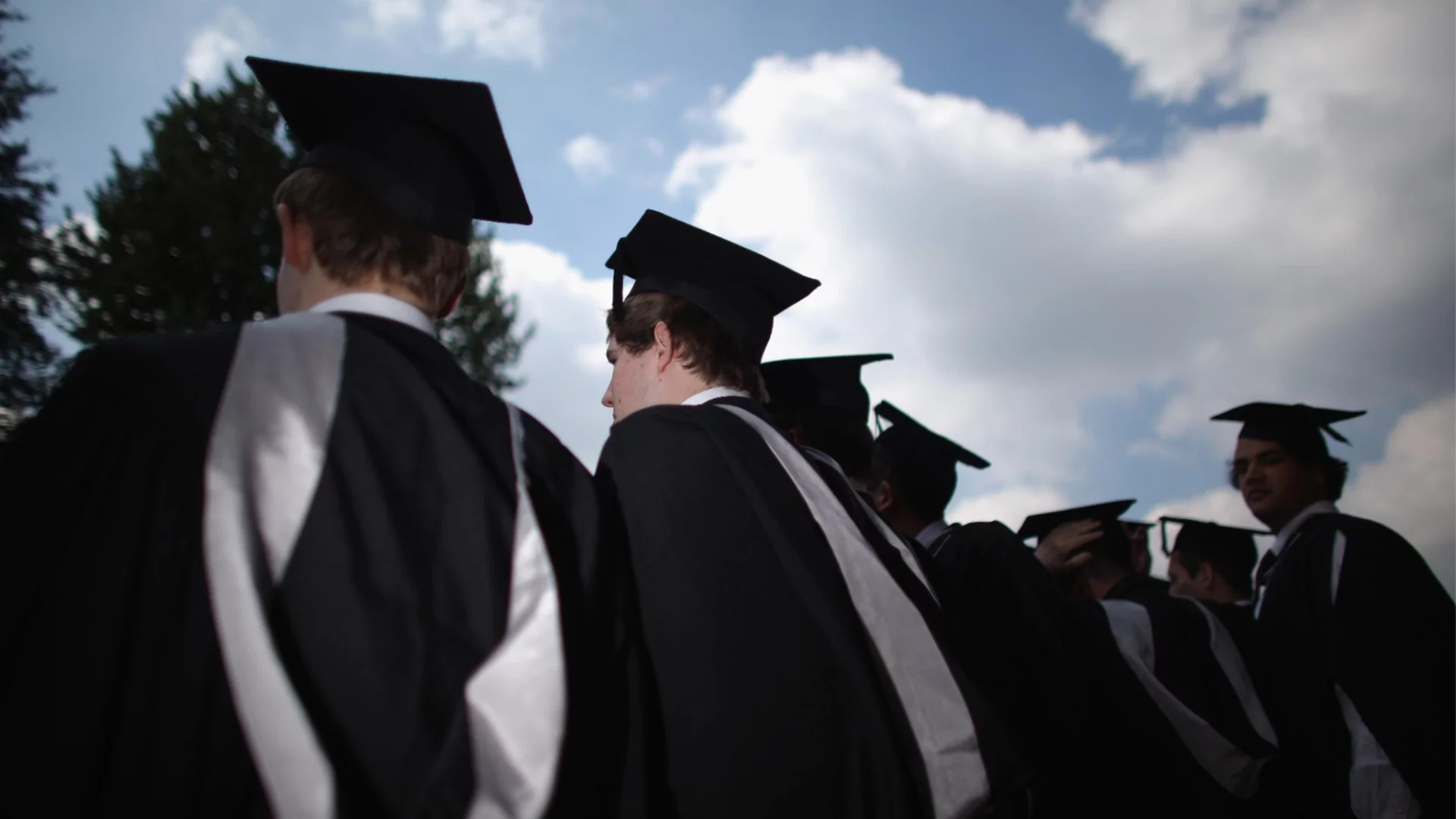 Пътят към високите доходи: Най-добрите специалности и университети у нас