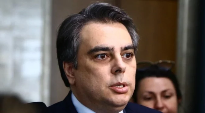 Асен Василев към Борисов: Независимо в каква валута - няма да подкрепяме бюджета, ако ще крадете (ВИДЕО)