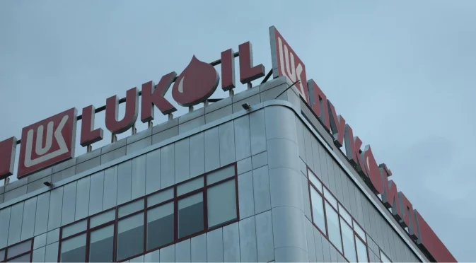 Политолог: Ако бяхме объркали нещата с "Лукойл", протестът щеше рязко да набъбне