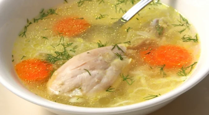 Най-добрата пилешка супа за отслабване се приготвя така - цялото семейство ще я хареса