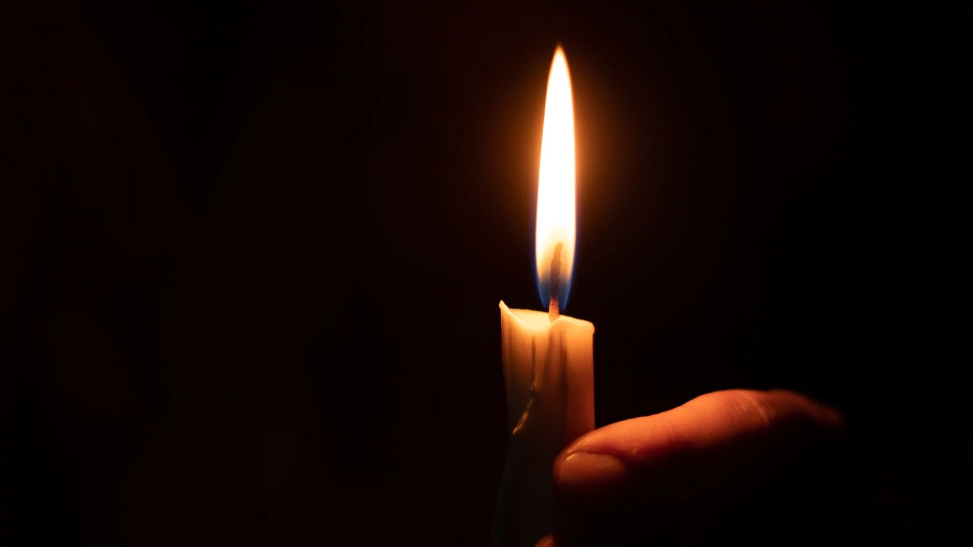 Почина басистът на легендарна британска група